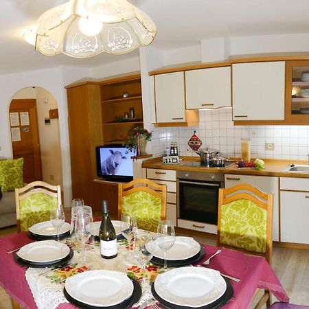 Villa Artic Apartments Кампитело ди Фаса Екстериор снимка