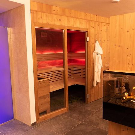 Villa Artic Apartments Кампитело ди Фаса Екстериор снимка